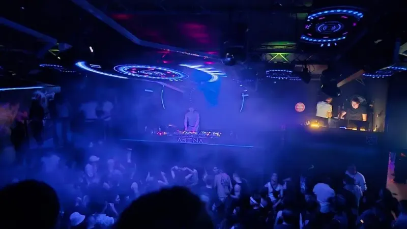 L'ARENA CLUB